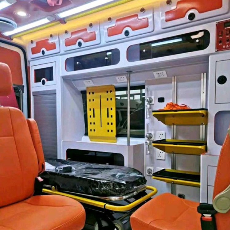 广宁长途救护车护送病人租赁价格